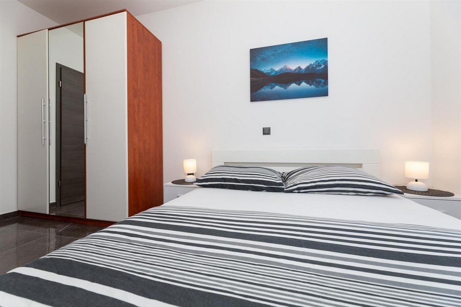 Sovrum med dubbelsäng