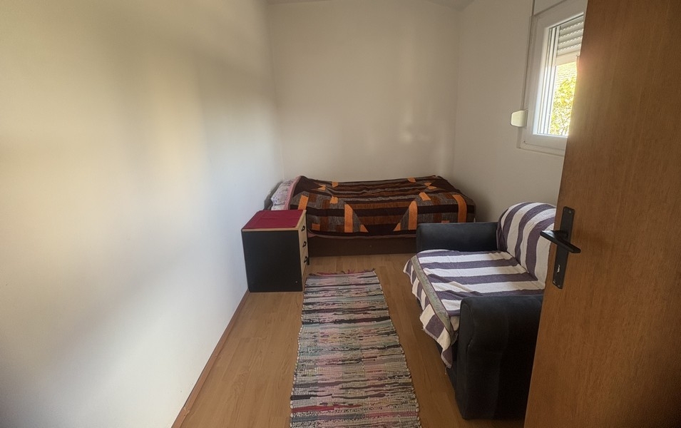 Sovrum med enkelsäng