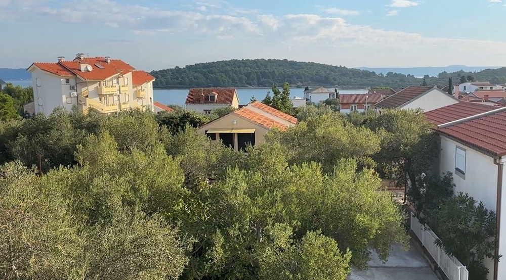 Havsutsikt över huset H3786 i Kroatien - Panorama Scouting.