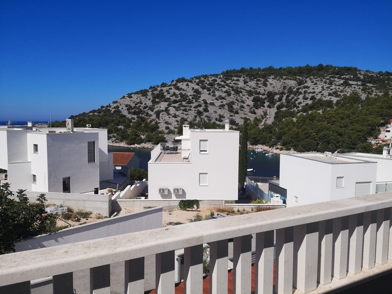 Utsikt över havet från fastighet H3805 nära Rogoznica, Dalmatien.