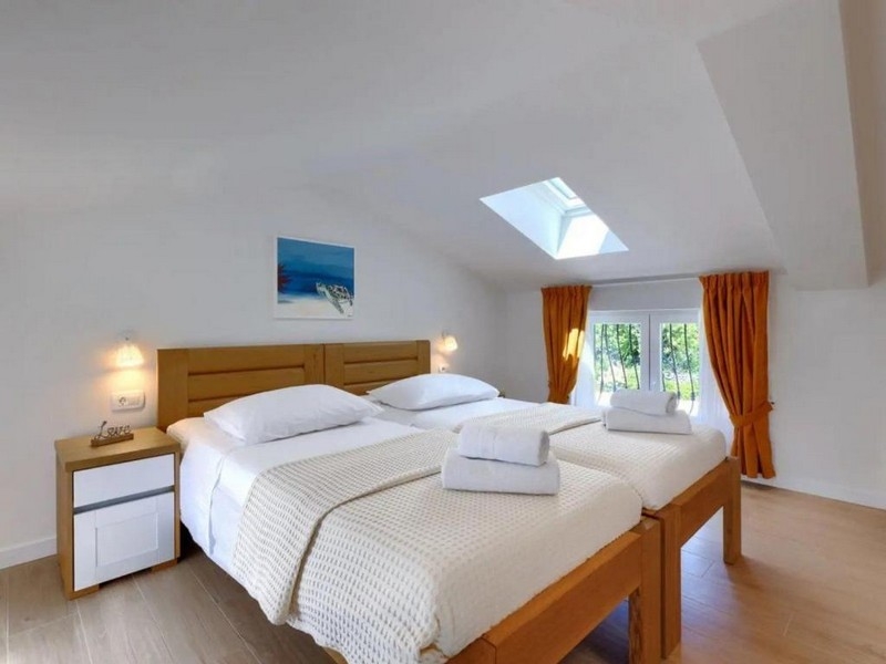 Vindsrum med två enkelsängar