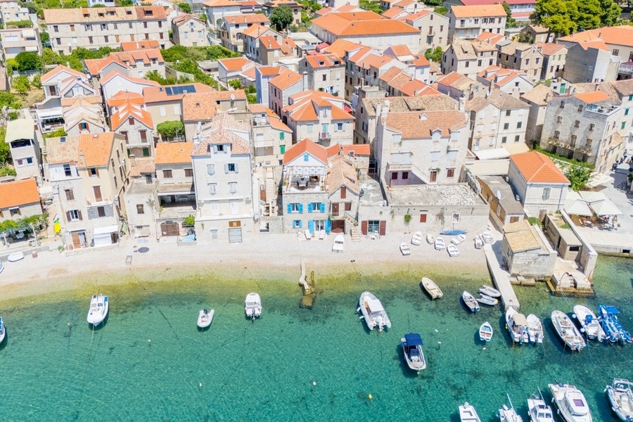 Fastighet H3811 i första raden till havet till salu - Panorama Scouting.