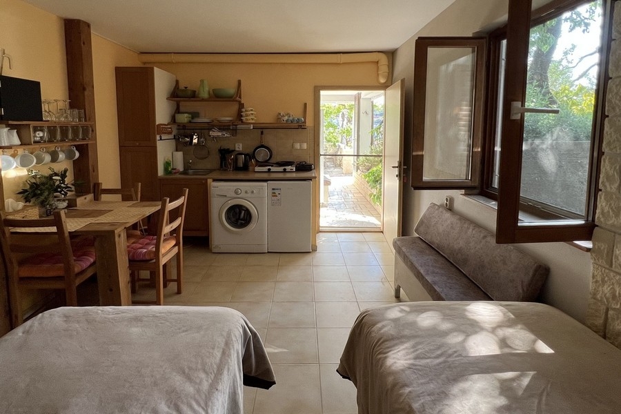 Studio med pentry och tillgång till uteplatsen