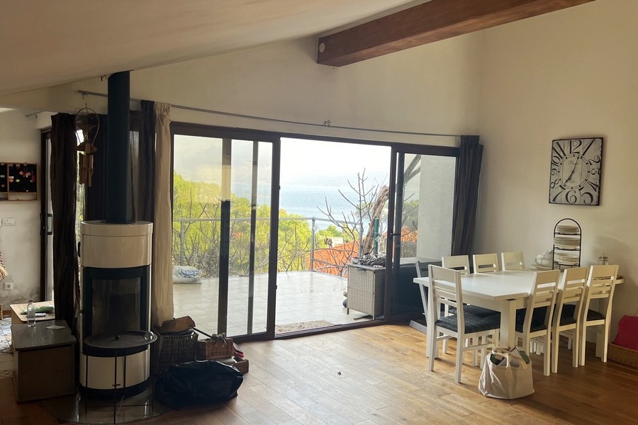 Matplats med direkt tillgång till terrassen