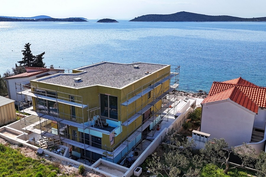 Köp en lyxvilla direkt vid havet - Panorama Scouting H3826.