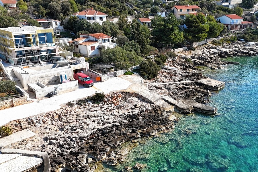 Villa i 1:a raden till havet till salu i Kroatien - Panorama Scouting.