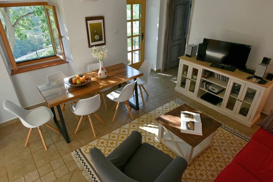 Den välskötta och ljusa boytan på fastigheten H3828.