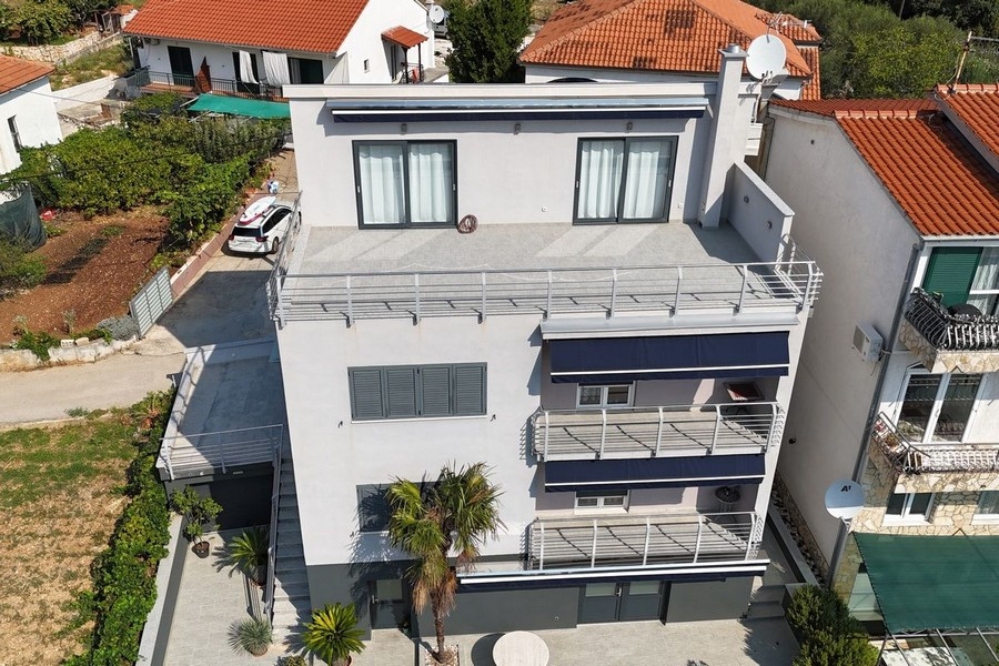 Köp ett hyreshus vid havet i Kroatien.