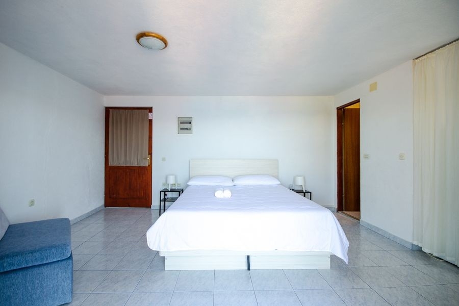 Studiolägenhet med vardagsrum och sovrum