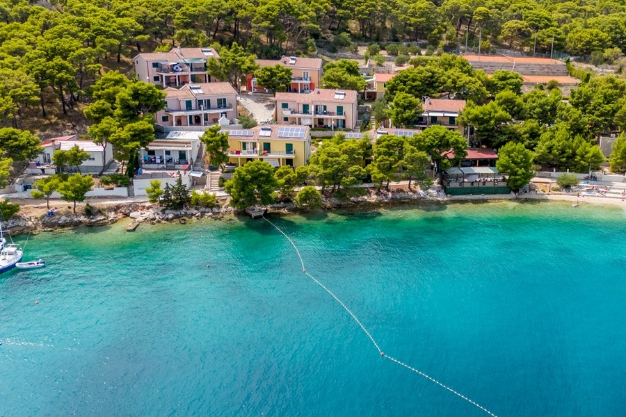 Hus nära havet i Kroatien - fastighet H3877.