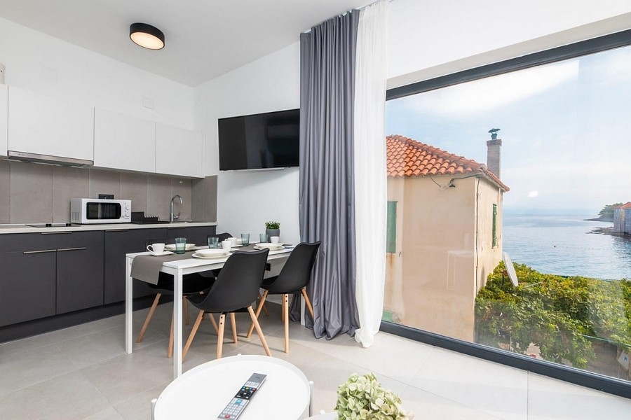 Balkong med utsikt över havet