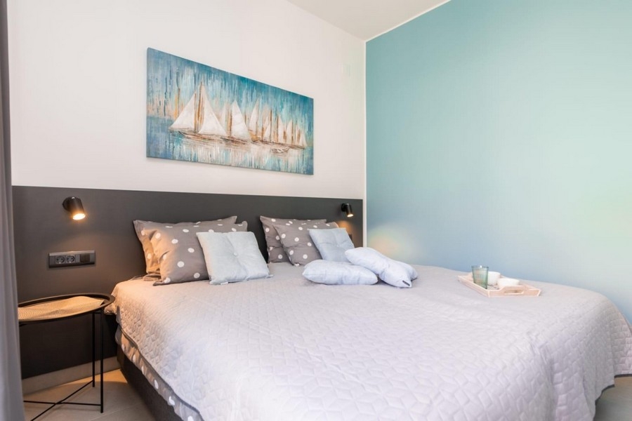 Sovrum av fastighet H3881 på Brac.