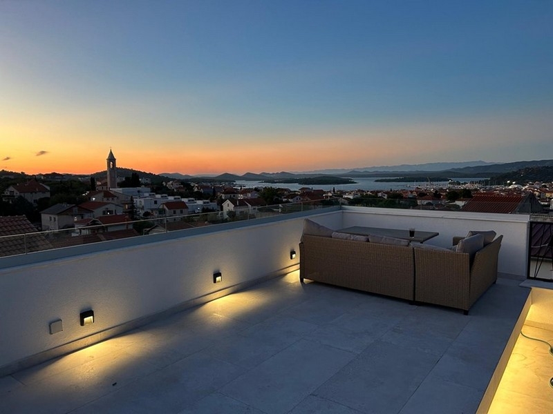 Köp ett hus på ön Murter - H3887.