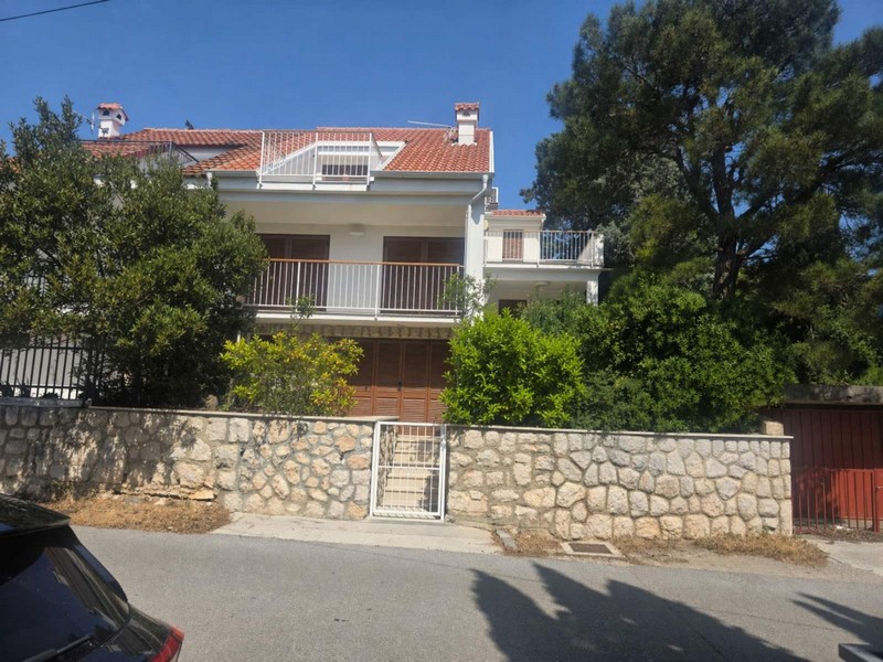 Hus nära havet i Novi Vinodolski till salu - H3905