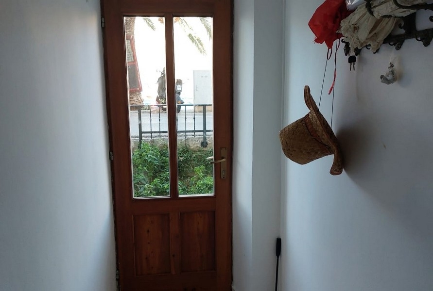 Entré med trädörr