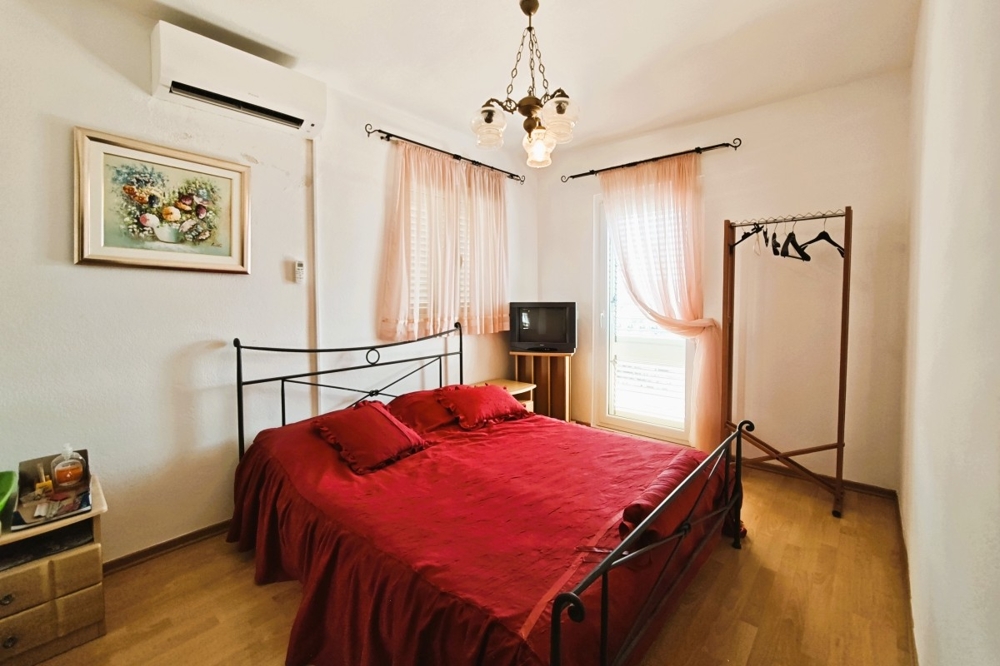 Sovrum med tillgång till balkong och havsutsikt