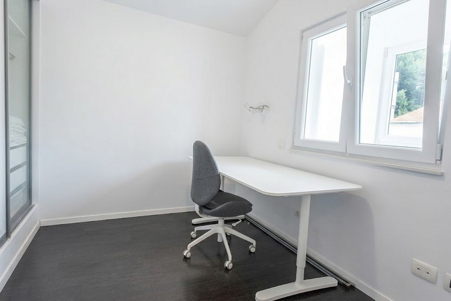 Ljust arbetsrum i huset i Split
