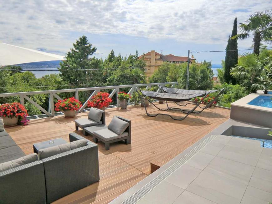 Även lyxig inredning med högkvalitativ inredning.