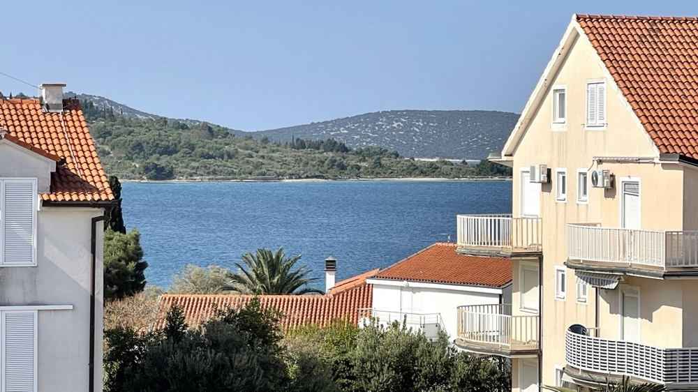 Havsutsikt över Srima Bay