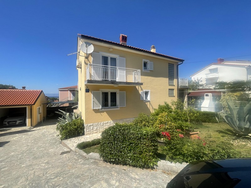 Fristående hus med trädgård i Malinska