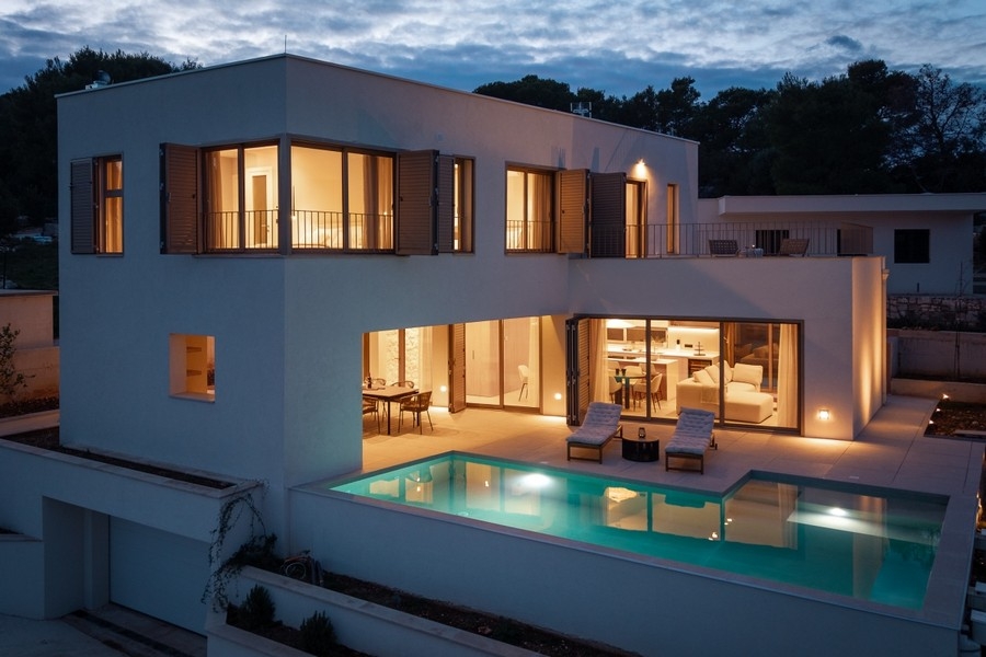 Modern villa med pool på Brac i Kroatien