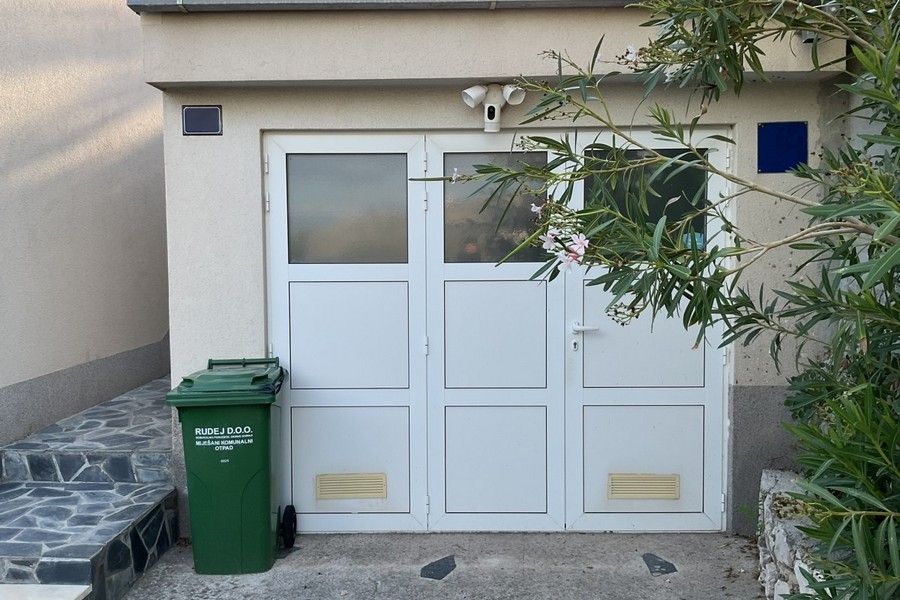 Garage av huset på Ciovo i Kroatien