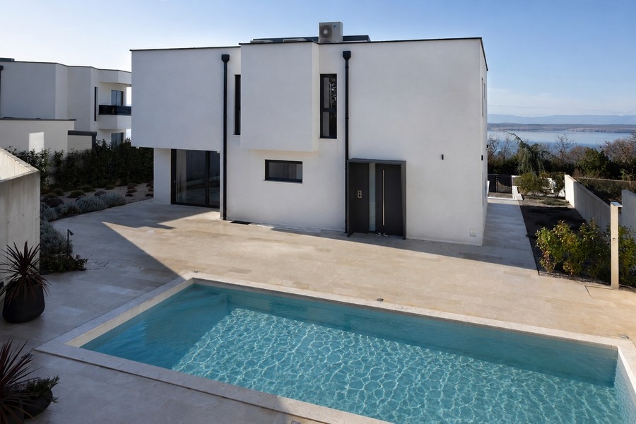 Villa med pool och havsutsikt i Kroatien