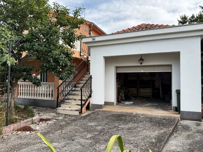 Garage med ingång