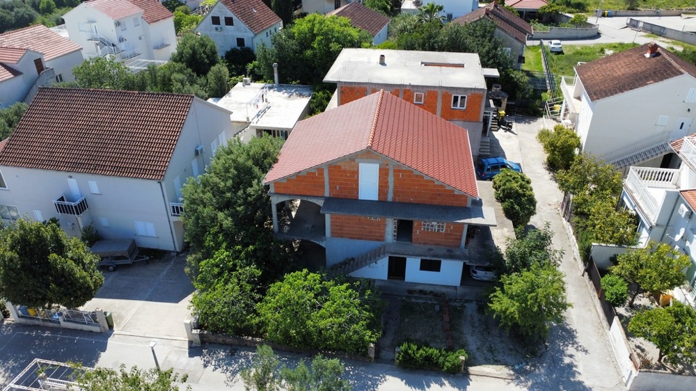 Utsikt över bostadsområdet Orebic i Kroatien