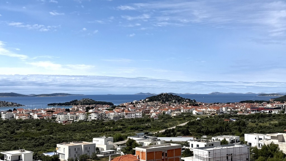 Utsikt över Vodice till öarna utanför kusten