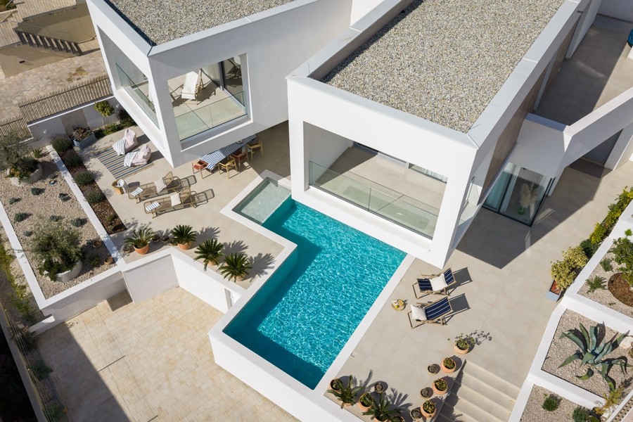 Villa med pool sett uppifrån