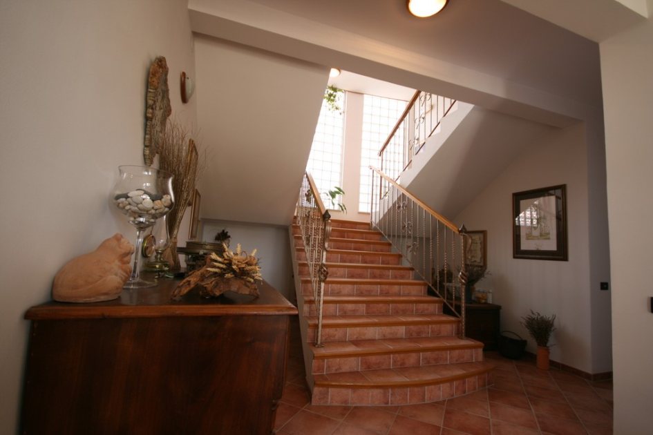 Ingångsområde till fastigheten H557 nära Medulin i Istrien.