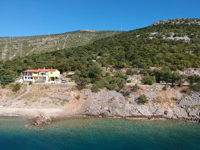 Utsikten från terrassen på huset till salu nära Senj, Kroatien. Fastigheter vid havet - Panorama Scouting