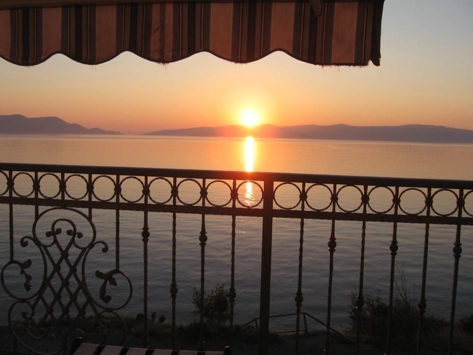 ett av husets sovrum vid havet