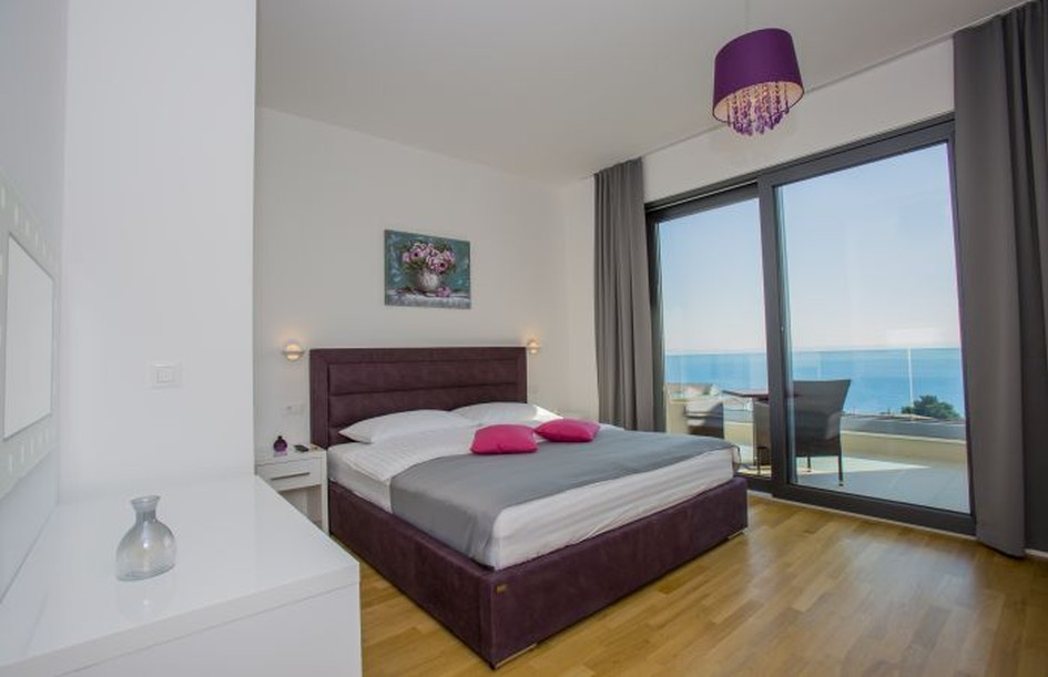 Moderna villor till salu i Makarska, Dalmatien.