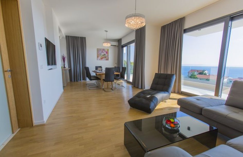 Exklusiv utrustning av fastigheten H600 i Makarska, panoramaspaning.