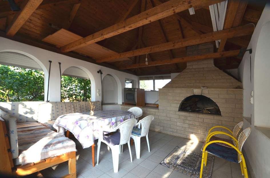 Sommarbersån med grill spis