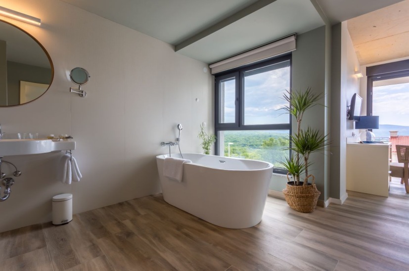 Högkvalitativt badrum i villa H934 i Kroatien, ön Krk.