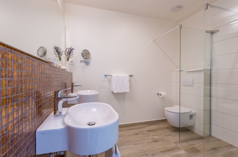 Ytterligare ett badrum i fastighet H934.